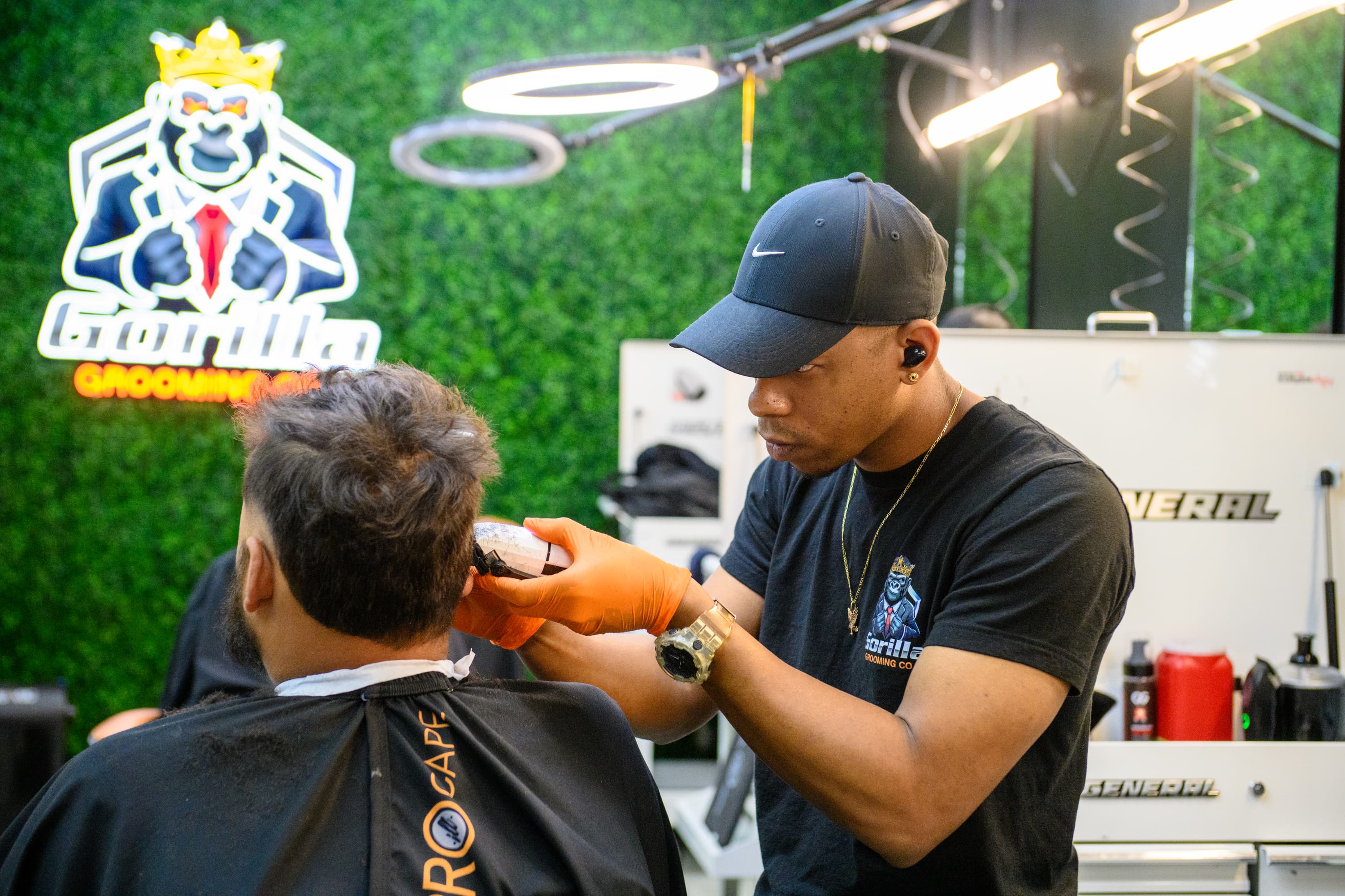 Pared de ladrillo con neón